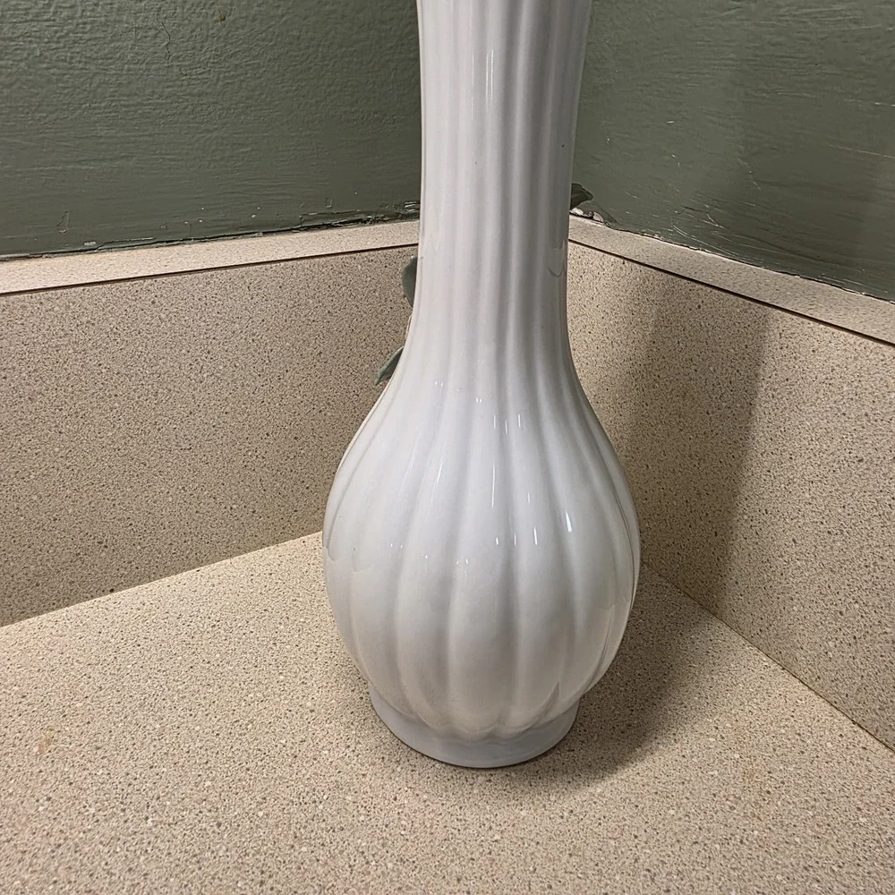 Vintage White  Porcelain Ribbed Bud‎ Vase -Raised Glossy Flowers 7.5
